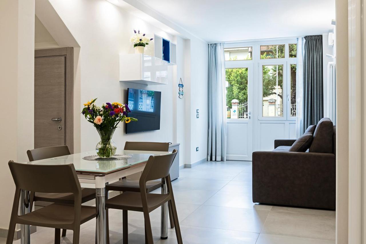 Versilia Residence - Colombo Лидо Ди Камайоре Екстериор снимка