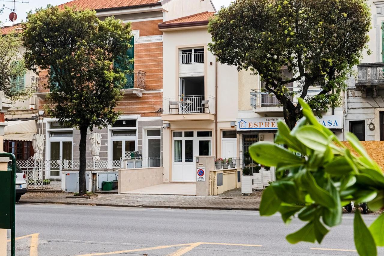 Versilia Residence - Colombo Лидо Ди Камайоре Екстериор снимка